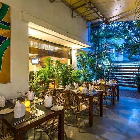 Hotel Park Central Koregaon Park プネ エクステリア 写真