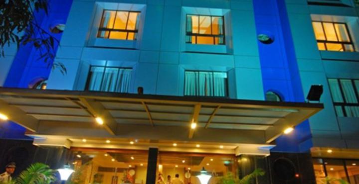 Hotel Park Central Koregaon Park プネ エクステリア 写真