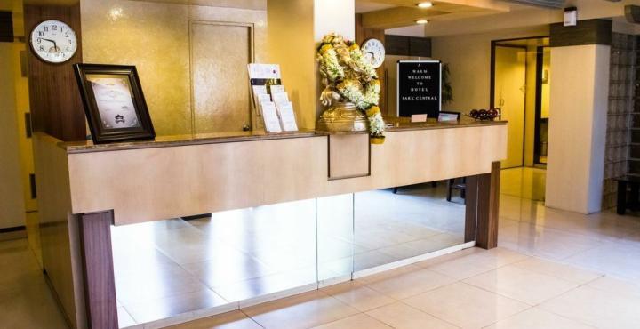 Hotel Park Central Koregaon Park プネ エクステリア 写真