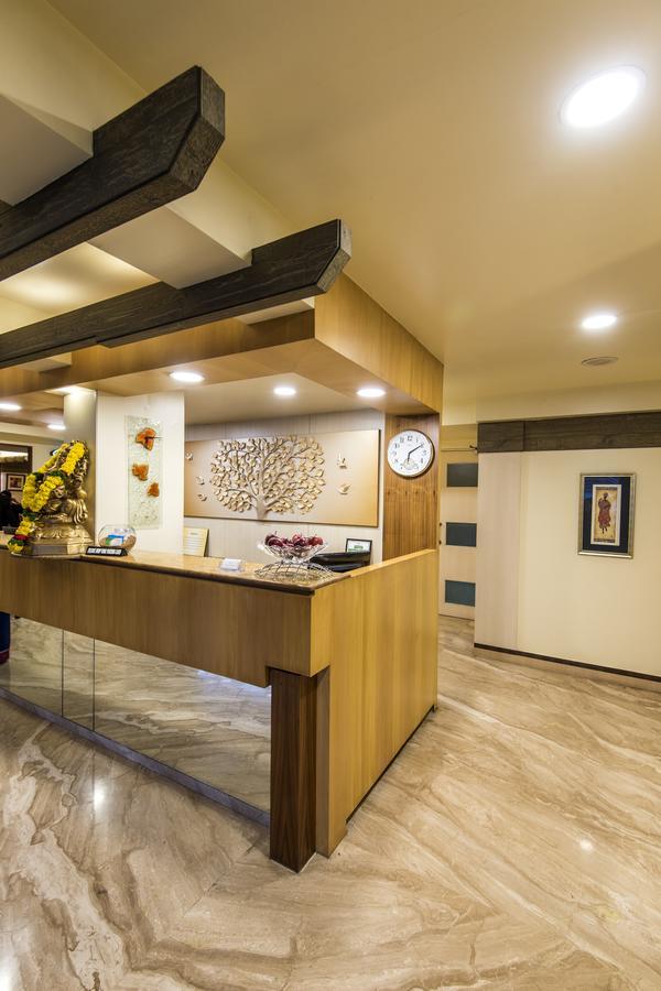 Hotel Park Central Koregaon Park プネ エクステリア 写真