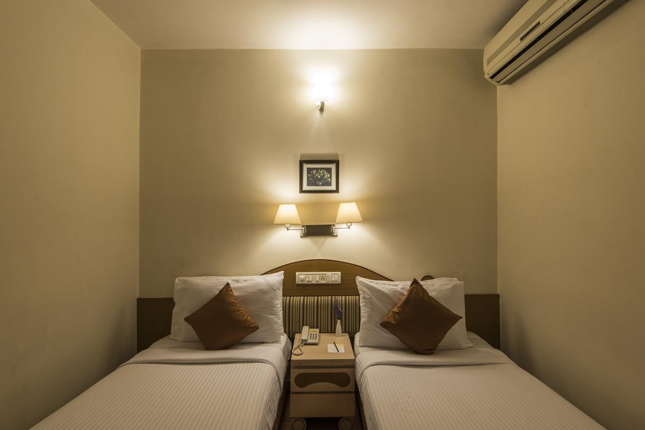 Hotel Park Central Koregaon Park プネ エクステリア 写真